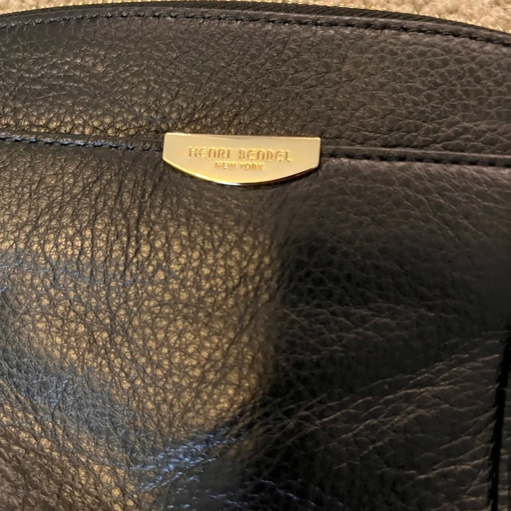 🆕 Henri Bendel BEEKMAN Black Leather gold hardware wristlet clutch